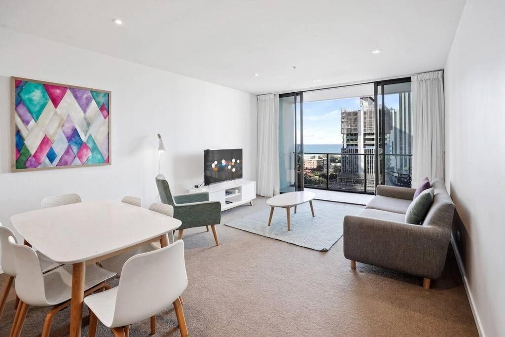 Broadbeach Apartment Level 10 With Beach Views Gold Coast Bagian luar foto