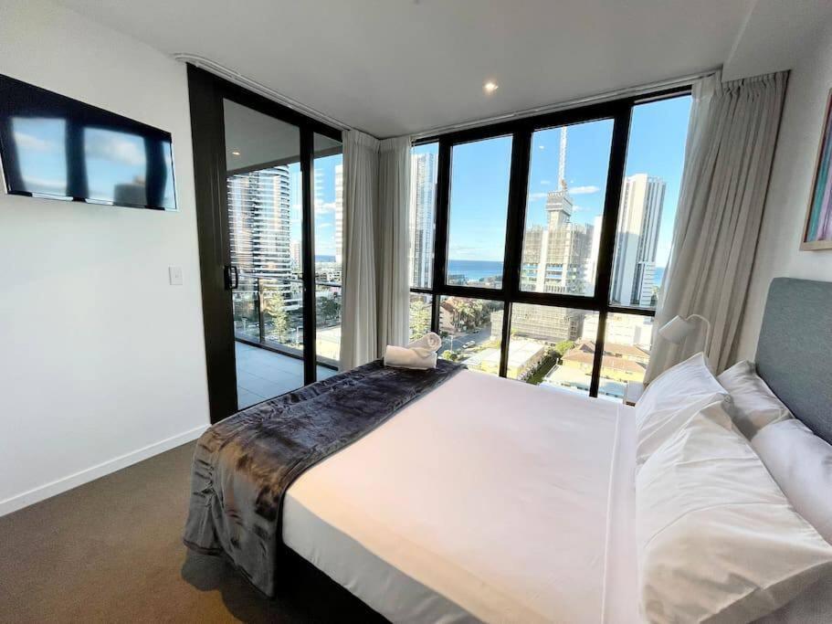 Broadbeach Apartment Level 10 With Beach Views Gold Coast Bagian luar foto