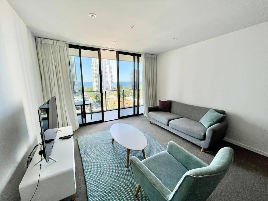 Broadbeach Apartment Level 10 With Beach Views Gold Coast Bagian luar foto