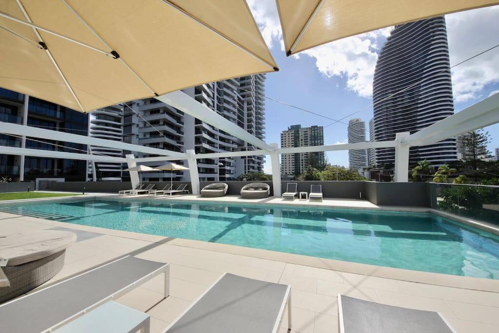 Broadbeach Apartment Level 10 With Beach Views Gold Coast Bagian luar foto